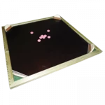 Pink game Grands jeux en bois de Tous en Jeu, la partie de Pink game se joue sur un plateau où sont placés au centre huit palets roses. Chaque joueur doit défendre son camp à l’aide de son propulseur en cuir tout en essayant de les faire rentrer dans les camps adverses. Lorsque tous les palets sont rentrés, c’est le joueur qui en détient le moins qui est déclaré vainqueur !