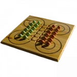 Surakarta : Indonésie - Java Jeu du monde de Tous en Jeu, le Surakarta est un ancien jeu de plateau, originaire de l´île de Java. Il est appelé roundabouts mais aussi le Bas Basan Sepur. Ce jeu a la particularité de porter le nom d'une grande ville ancienne de Java.