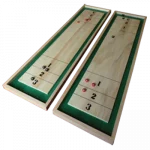 Grands jeux en bois de Tous en Jeu, ce jeu s’inspire du Curling. Se pratique à deux joueurs qui s’affrontent sur une belle planche en bois et font glisser avec précision des billes afin d’atteindre le camp adverse. Ils disposent de trois billes spéciales.